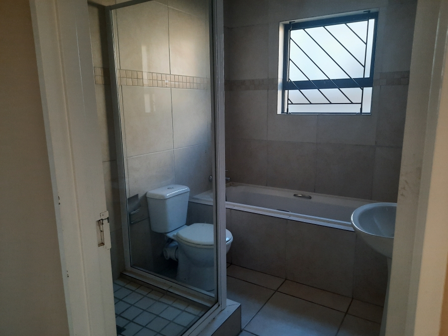 To Let 2 Bedroom Property for Rent in Buh Rein Estate Western Cape